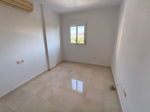 Piso de 3 habitaciones en Centro, Nerja en venta con garaje - 460.000 € (Ref: 9552689)