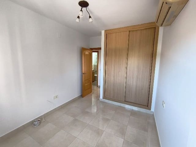 Piso de 3 habitaciones en Centro, Nerja en venta con garaje - 460.000 € (Ref: 9552689)