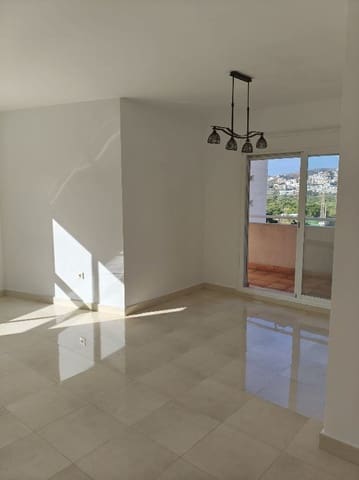 Piso de 3 habitaciones en Centro, Nerja en venta con garaje - 460.000 € (Ref: 9552689)