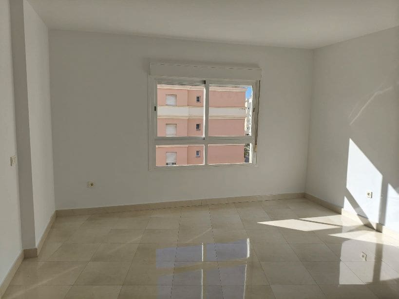 Piso de 3 habitaciones en Nerja en venta con garaje - 460.000 € (Ref: 9552689)
