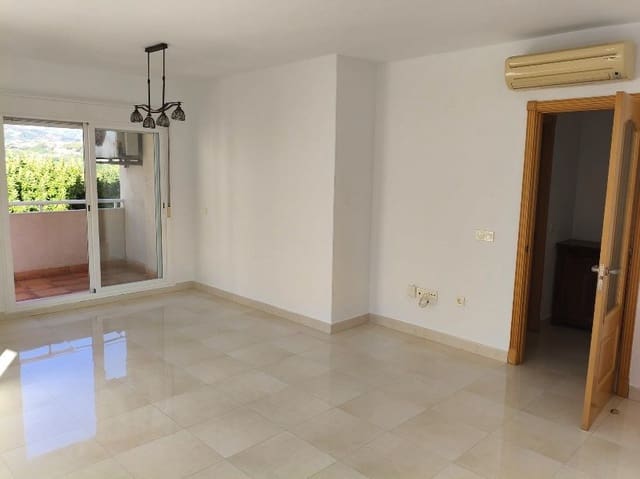 Piso de 3 habitaciones en Centro, Nerja en venta con garaje - 460.000 € (Ref: 9552689)