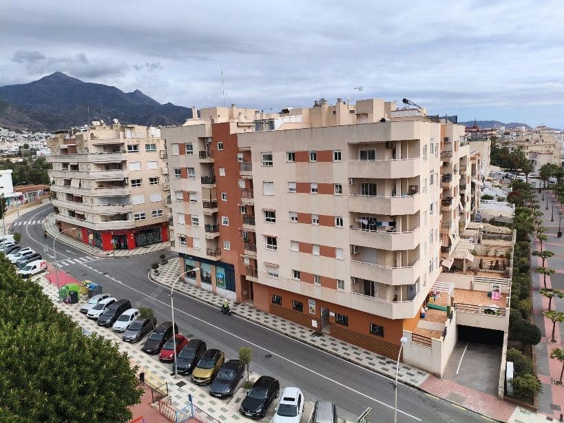 Piso de 3 habitaciones en Nerja en venta con garaje - 460.000 € (Ref: 9552689)