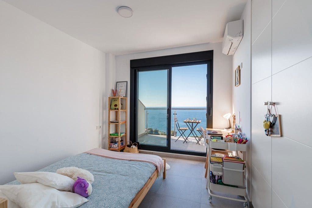 3 soverom Penthouse til salgs i Nerja med svømmebasseng garasje - € 479 000 (Ref: 9556144)