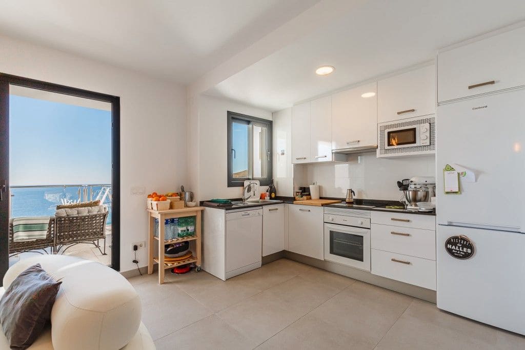 3 soverom Penthouse til salgs i Nerja med svømmebasseng garasje - € 479 000 (Ref: 9556144)