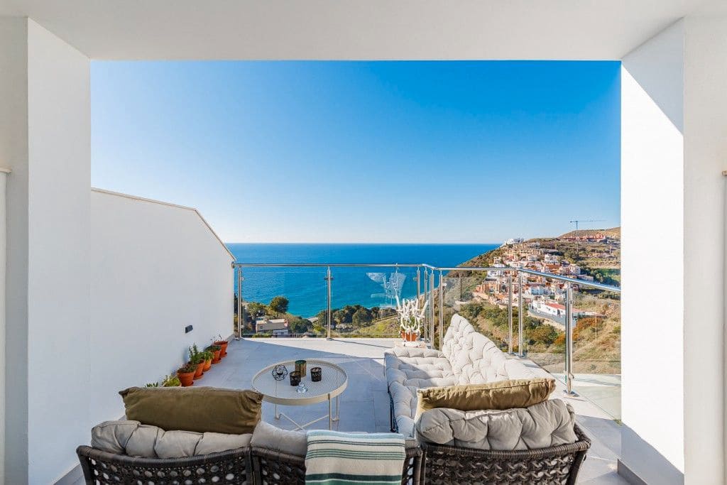 3 soverom Penthouse til salgs i Nerja med svømmebasseng garasje - € 479 000 (Ref: 9556144)