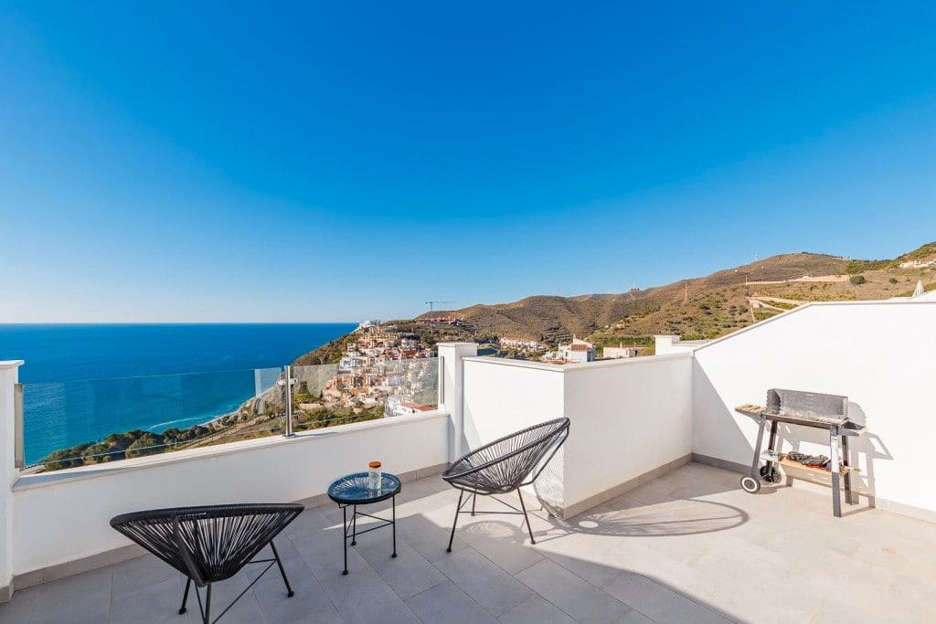 3 soverom Penthouse til salgs i Nerja med svømmebasseng garasje - € 479 000 (Ref: 9556144)