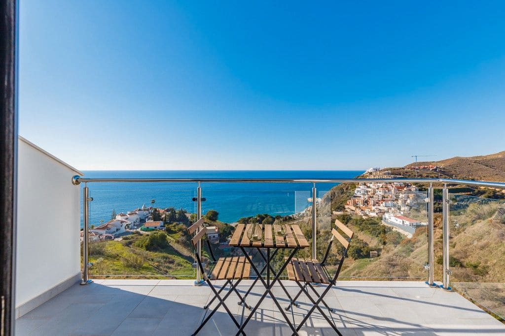 3 soverom Penthouse til salgs i Nerja med svømmebasseng garasje - € 479 000 (Ref: 9556144)