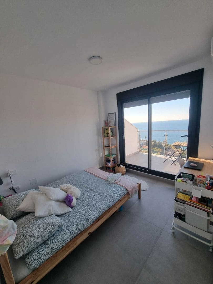 3 soverom Penthouse til salgs i Nerja med svømmebasseng garasje - € 479 000 (Ref: 9556144)