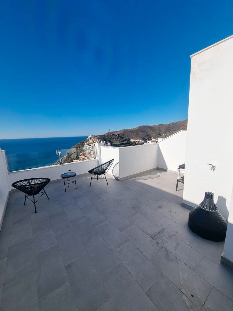 3 soverom Penthouse til salgs i Nerja med svømmebasseng garasje - € 479 000 (Ref: 9556144)