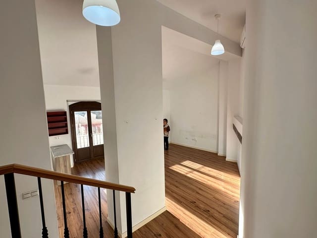 2 soveværelse Loft til leje i Vélez-Málaga - € 900 (Ref: 9564113)