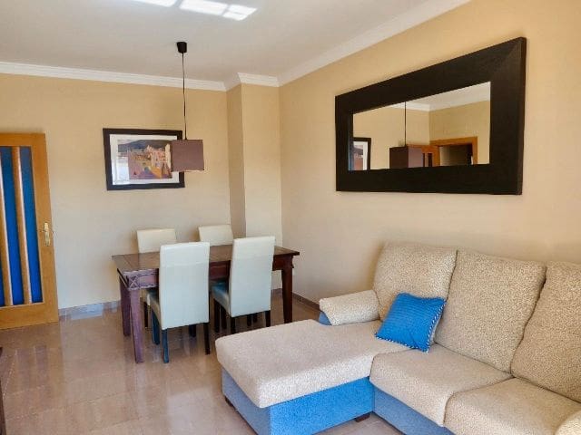 2 bedroom Penthouse for rent in Frigiliana with pool - € 1,200 (Ref: 9590393)