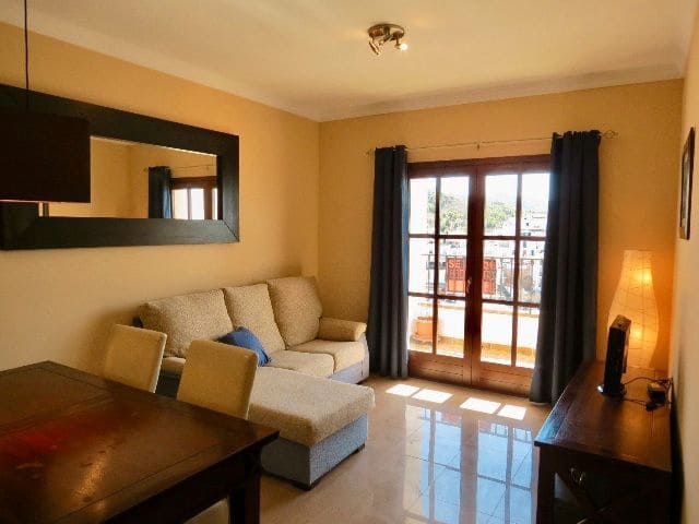 2 soveværelse Penthouse til leje i Frigiliana med swimmingpool - € 1.200 (Ref: 9590393)