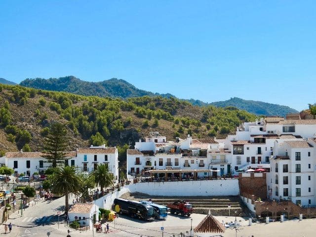 2 soveværelse Penthouse til leje i Frigiliana med swimmingpool - € 1.200 (Ref: 9590393)