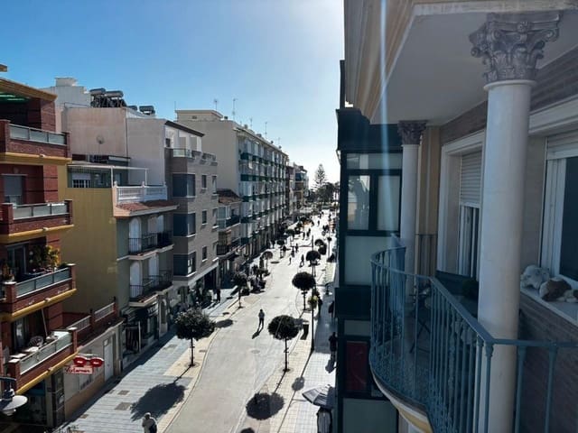 Piso de 3 habitaciones en Torre del Mar, Vélez-Málaga en venta - 950.000 € (Ref: 9603265)