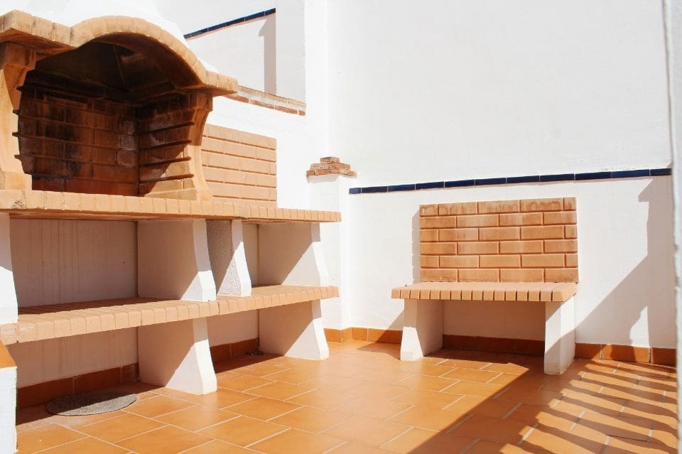 4 soveværelse Semi-Rækkehus til salg i Frigiliana med swimmingpool garage - € 415.000 (Ref: 9613893)