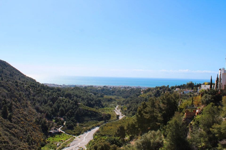 4 soveværelse Semi-Rækkehus til salg i Frigiliana med swimmingpool garage - € 415.000 (Ref: 9613893)