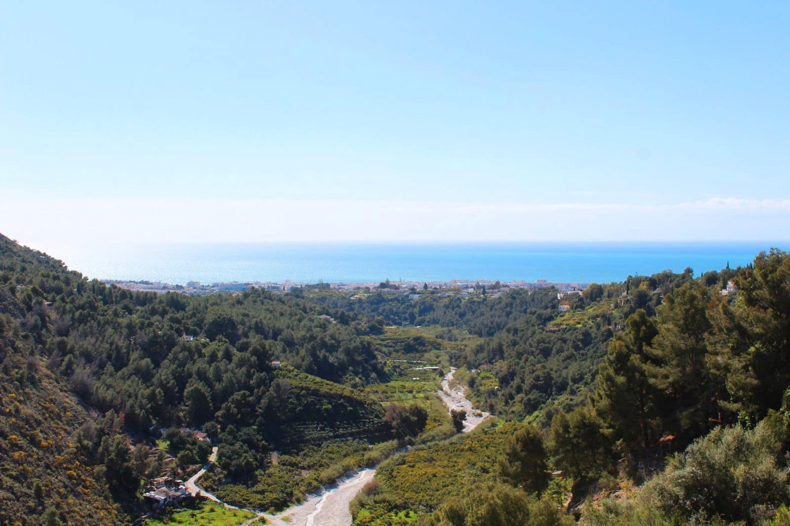 4 soveværelse Semi-Rækkehus til salg i Frigiliana med swimmingpool garage - € 415.000 (Ref: 9613893)