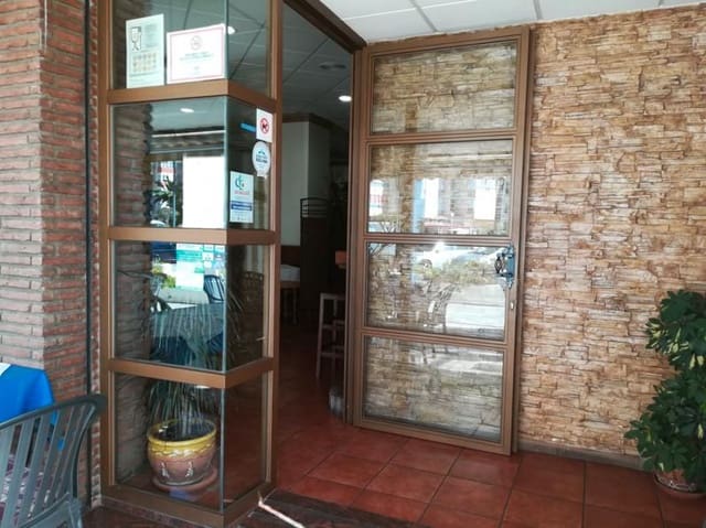 Comercial para arrendar em Centro Internacional, Torrox - 1 200 € (Ref: 9617683)