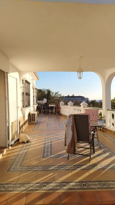 3 sovrum Villa att hyra i Torrox med pool garage - 1 700 € (Ref: 9617898)