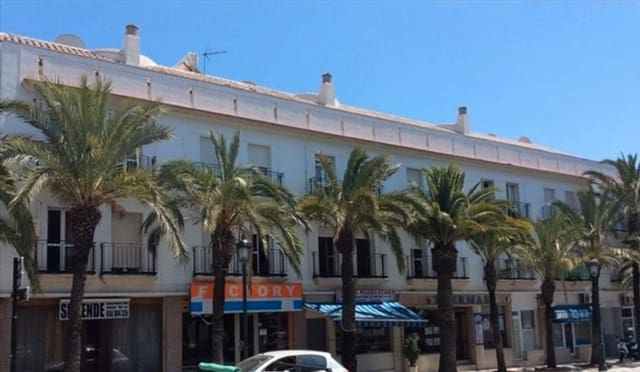 Erhverv til salg i Avda Pescia - Ctra de Frigiliana, Nerja - € 265.000 (Ref: 9707772)