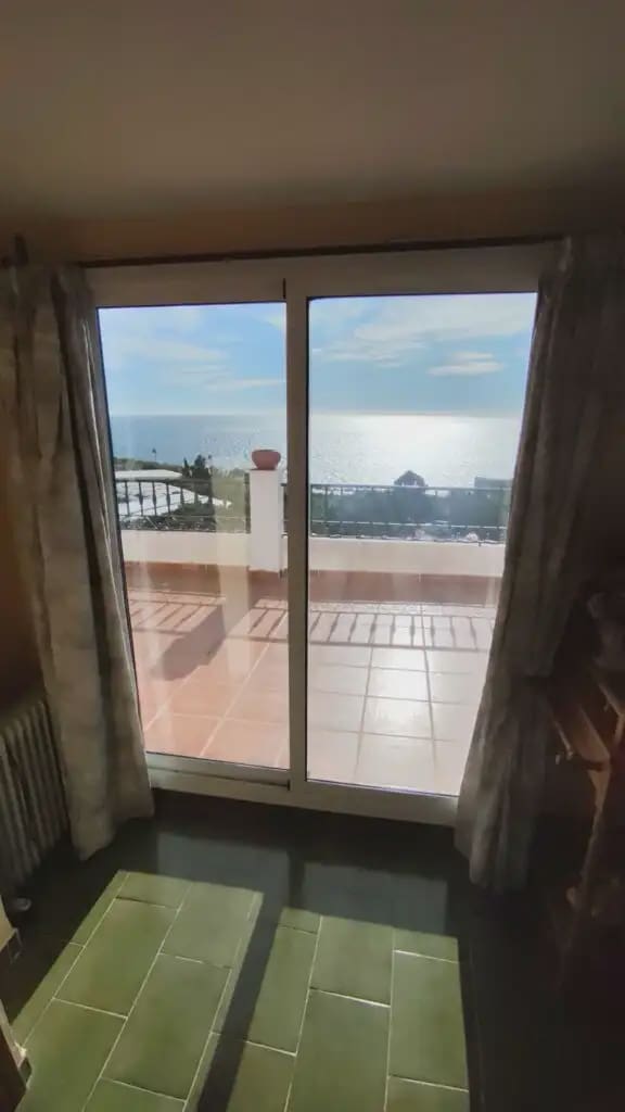 2 makuuhuone Kattohuoneisto myytävänä paikassa Nerja - 390 000 € (Ref: 9777287)