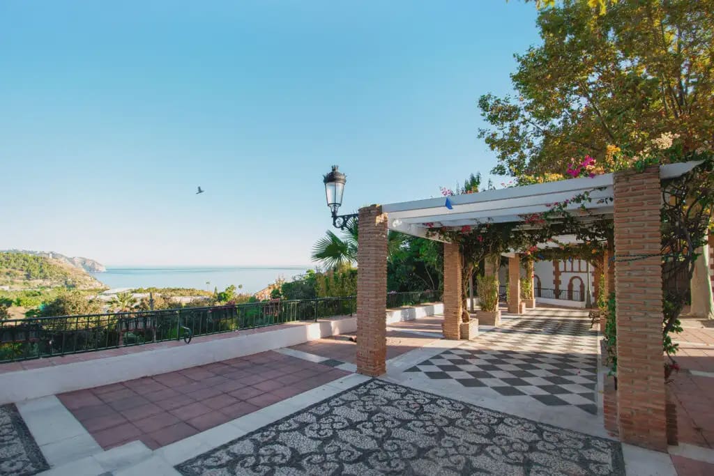 2 makuuhuone Kattohuoneisto myytävänä paikassa Nerja - 390 000 € (Ref: 9777287)