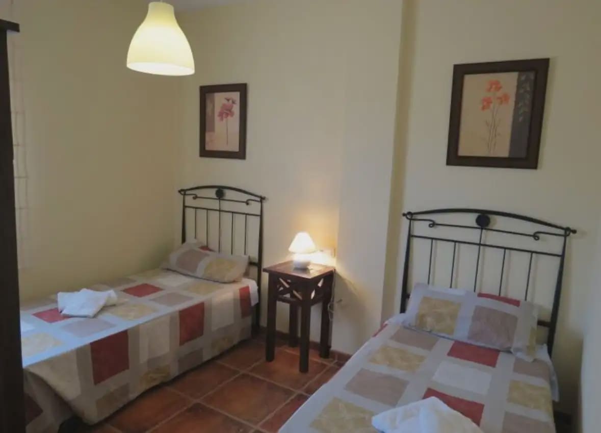 3 soveværelse Villa til leje i Frigiliana med swimmingpool garage - € 2.600 (Ref: 9802726)