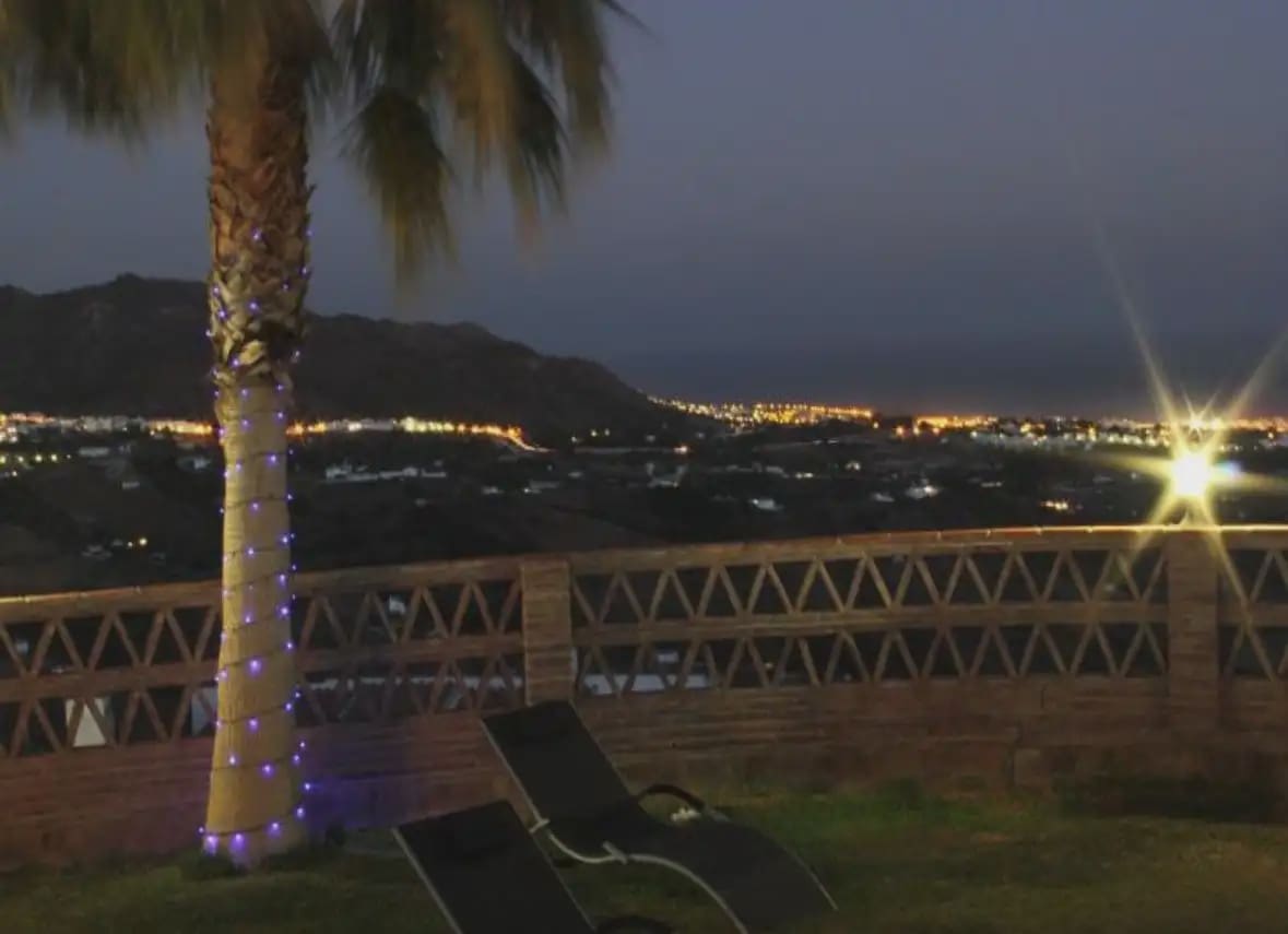 3 soveværelse Villa til leje i Frigiliana med swimmingpool garage - € 2.600 (Ref: 9802726)