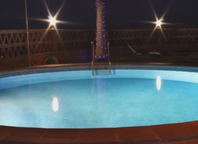 3 soveværelse Villa til leje i Frigiliana med swimmingpool garage - € 2.600 (Ref: 9802726)