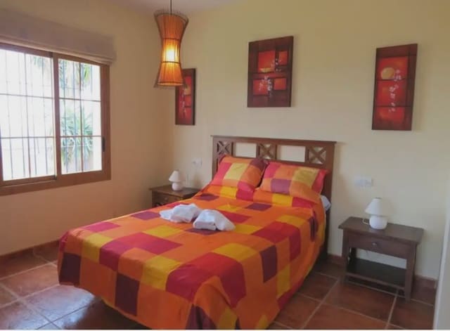 3 soveværelse Villa til leje i Frigiliana med swimmingpool garage - € 2.600 (Ref: 9802726)