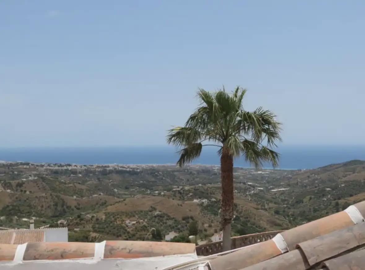 3 soveværelse Villa til leje i Frigiliana med swimmingpool garage - € 2.600 (Ref: 9802726)