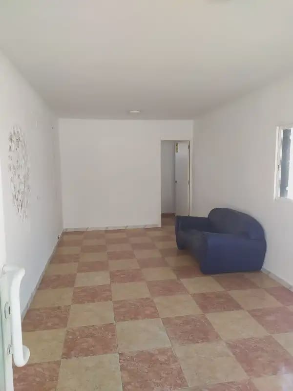 Commercieel te huur in Torrox - € 450 (Ref: 9803699)