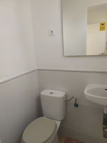 Commercieel te huur in Centro Internacional, Torrox - € 450 (Ref: 9803699)