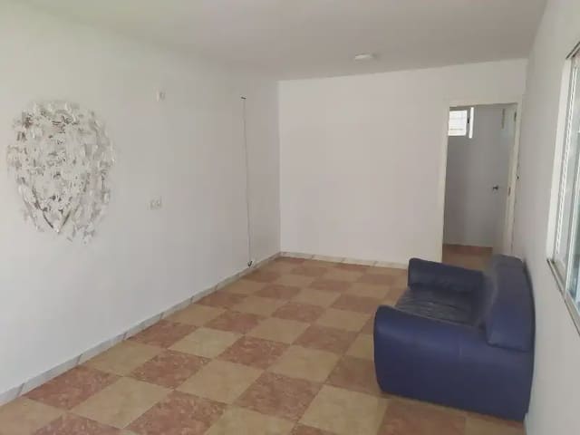 Commercieel te huur in Centro Internacional, Torrox - € 450 (Ref: 9803699)