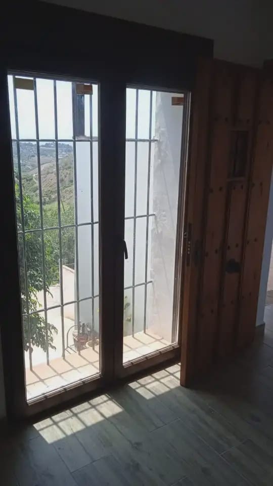 2 bedroom Townhouse for rent in Frigiliana with pool - € 850 (Ref: 9805624)