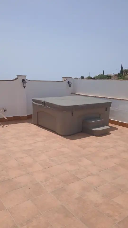 2 bedroom Townhouse for rent in Frigiliana with pool - € 850 (Ref: 9805624)