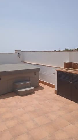 2 bedroom Townhouse for rent in Frigiliana with pool - € 850 (Ref: 9805624)