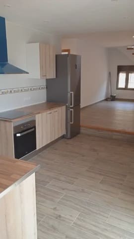 2 bedroom Townhouse for rent in Frigiliana with pool - € 850 (Ref: 9805624)