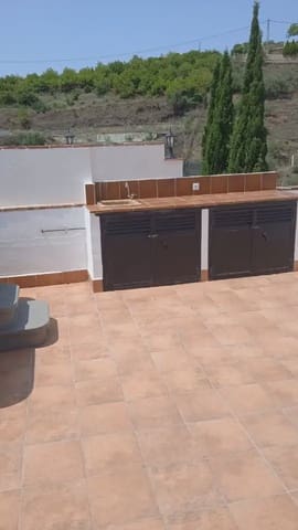 2 bedroom Townhouse for rent in Frigiliana with pool - € 850 (Ref: 9805624)