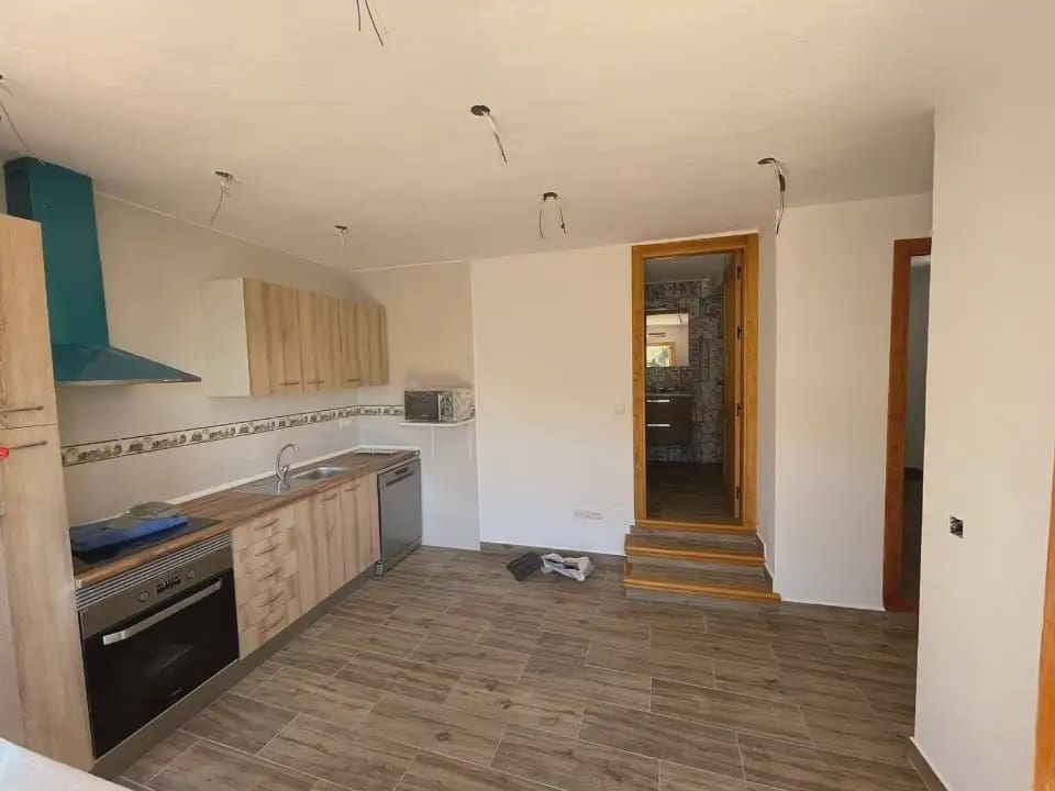 2 bedroom Townhouse for rent in Frigiliana with pool - € 850 (Ref: 9805624)