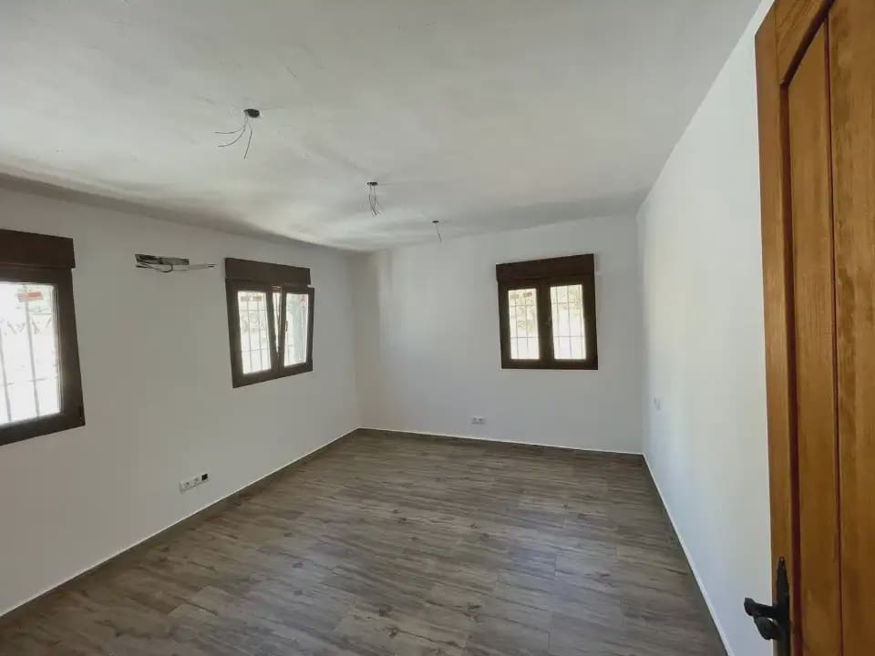 2 bedroom Townhouse for rent in Frigiliana with pool - € 850 (Ref: 9805624)