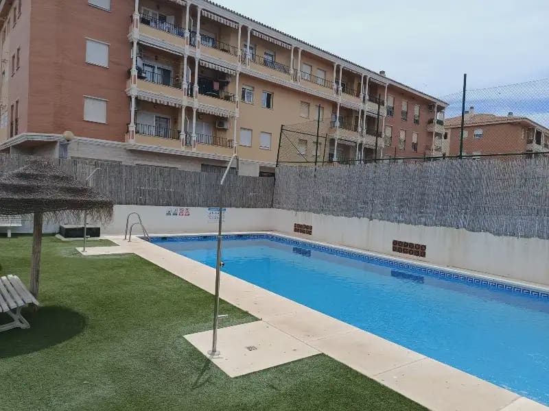 Piso de 2 habitaciones en Torrox en venta con piscina - 269.900 € (Ref: 9827971)