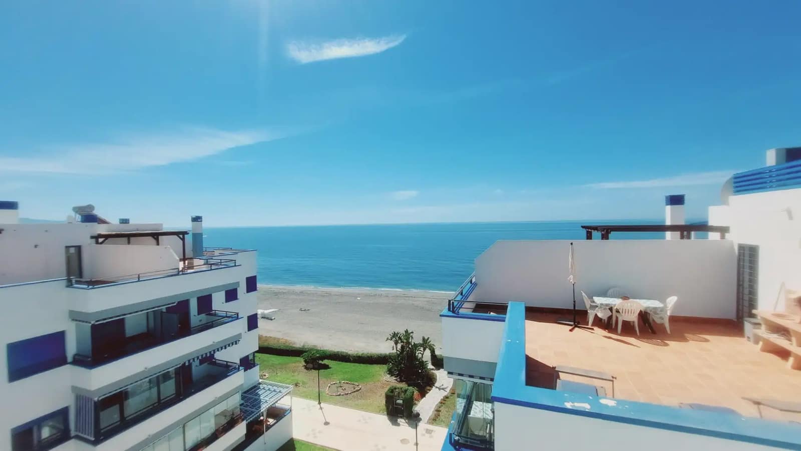 3 bedroom Beach Apartment for sale in Torrox - € 420,000 (Ref: 9860702)