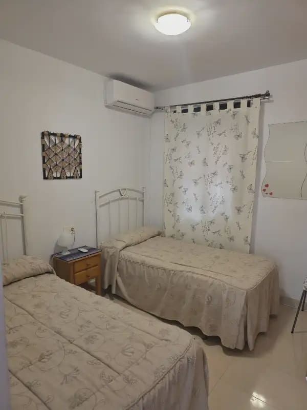 2 soveværelse Strandlejlighed til salg i Nerja med swimmingpool - € 289.000 (Ref: 9872190)