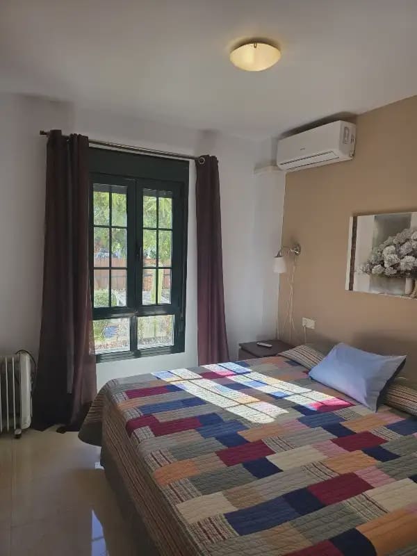 2 soveværelse Strandlejlighed til salg i Nerja med swimmingpool - € 289.000 (Ref: 9872190)