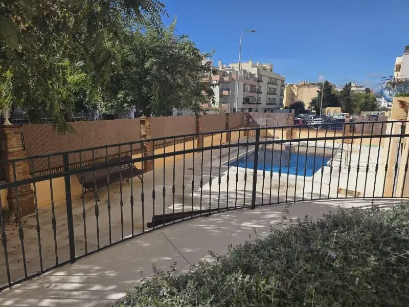 2 soveværelse Strandlejlighed til salg i Nerja med swimmingpool - € 289.000 (Ref: 9872190)