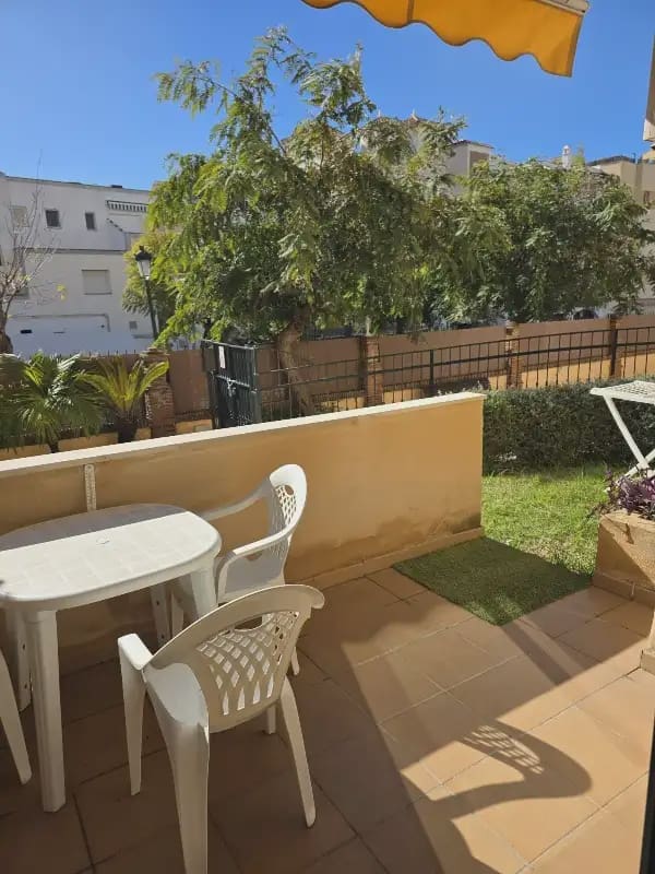 2 soveværelse Strandlejlighed til salg i Nerja med swimmingpool - € 289.000 (Ref: 9872190)