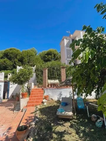 Chalet de 3 habitaciones en Vélez-Málaga en venta con garaje - 735.000 € (Ref: 9872309)