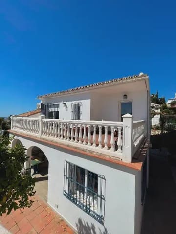 Chalet de 3 habitaciones en Vélez-Málaga en venta con garaje - 735.000 € (Ref: 9872309)