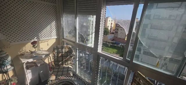 Estudio de 1 habitación en Torre del Mar, Vélez-Málaga en venta con piscina garaje - 151.000 € (Ref: 9873898)